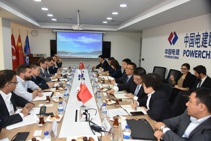 双方会上沟通交流.JPG