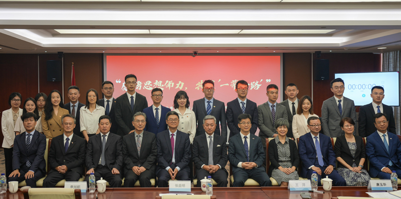 全体参赛人员合影.jpg
