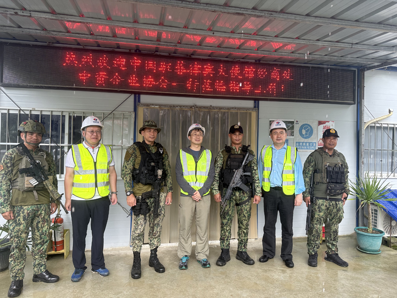合影2.jpg