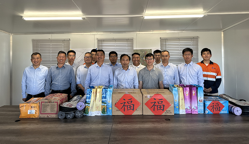1南非奥亚慰问.jpg