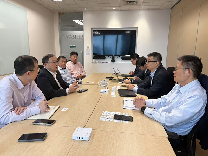 图1 与Seraya基金会谈.jpg