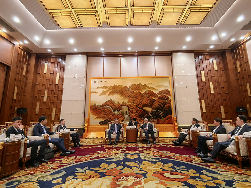 王总会见了哈萨克斯坦水资源与灌溉部部长.jpg