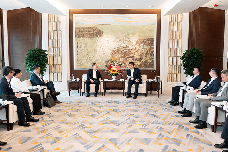 20250520王小军拜访华润集团副总经理韩嵩-会谈现场.jpg