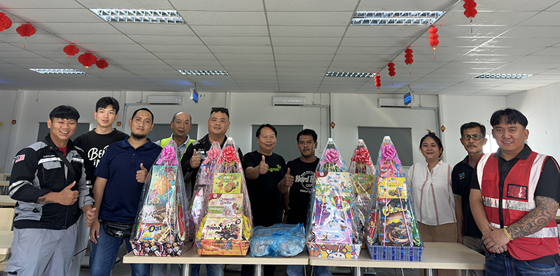 巴莱水电站项目开展达雅节慰问活动.jpg