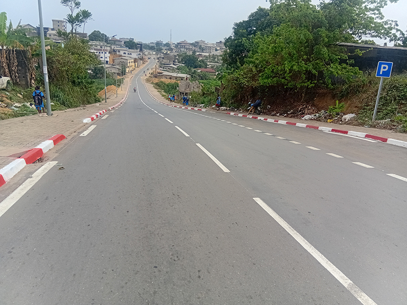 喀麦隆5区道路面貌.jpg