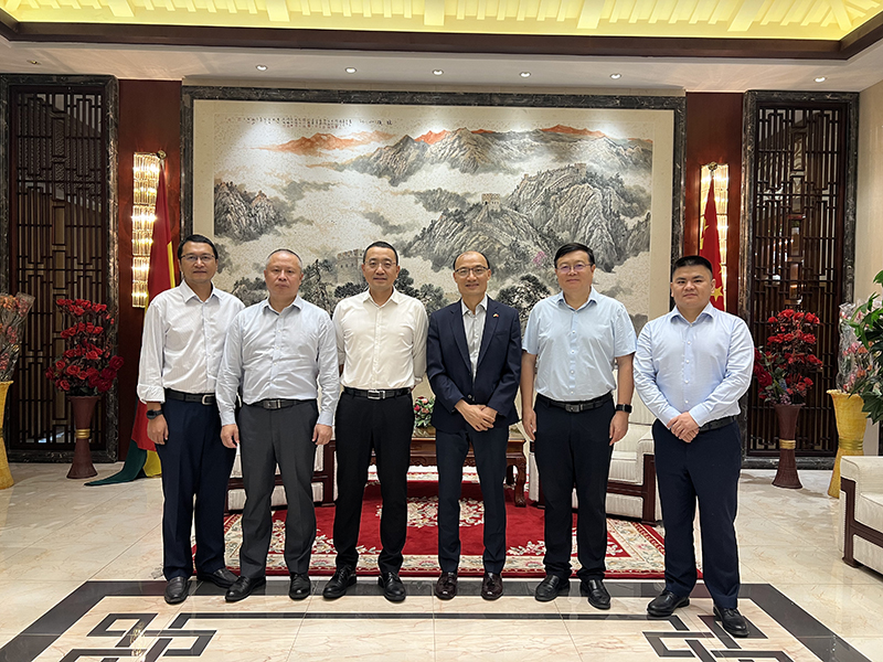 马总拜会中国驻加纳大使童德发.jpg