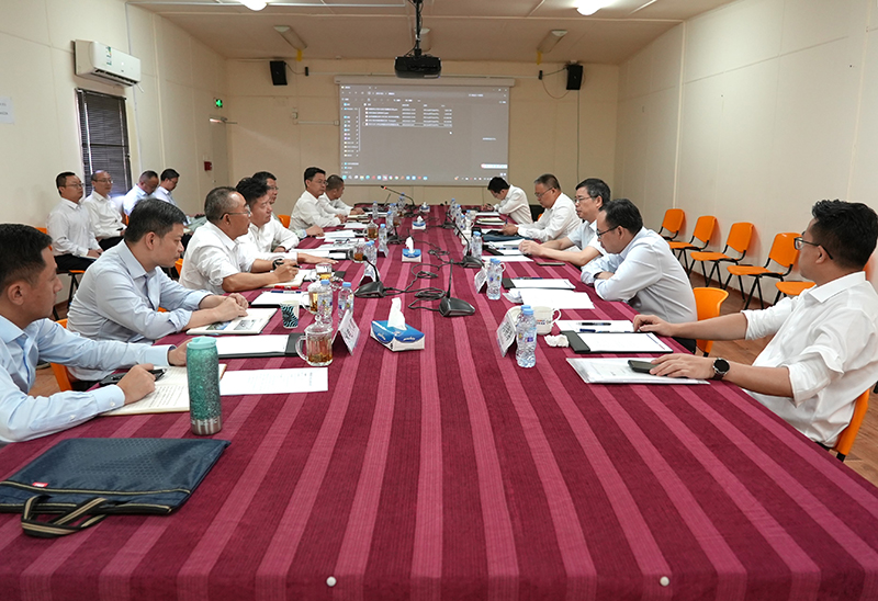 座谈会.jpg