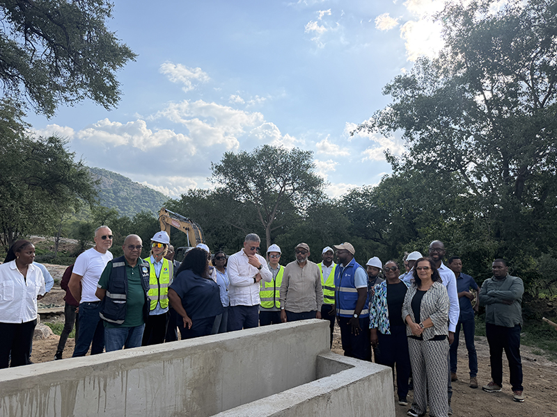 部长现场参观 (3).jpg