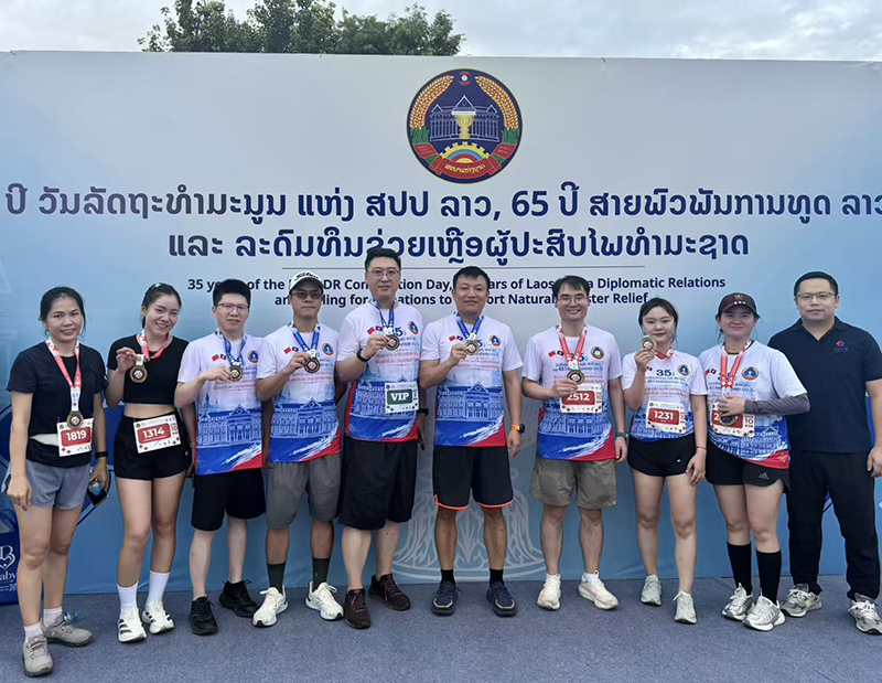 77aac9a6cc7af93bb7f77199c209b911.jpg